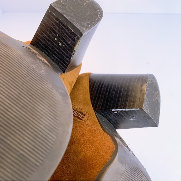 Jennifer Lopez Wrennn Faux Suede Ankle Bootie in Cognac Brown w/ Fringe Size 7.5 - Picture 12 of 16